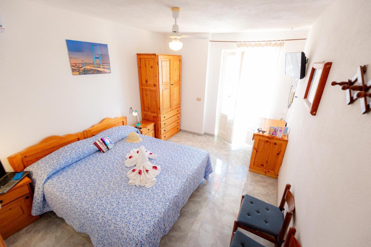 Hotel Casa Adolfo Ischia 2*